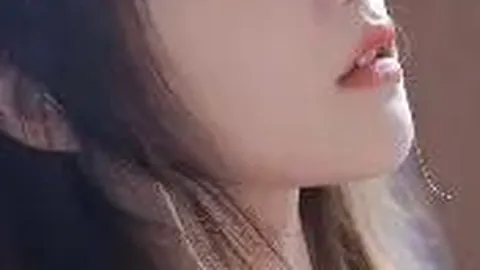 萧亚轩上月遭狗咬伤，今日终于康复出院